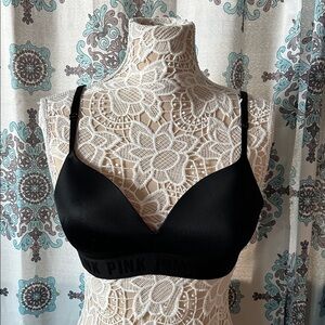 PINK Victoria’s Secret Wear Everywhere Wireless Bra